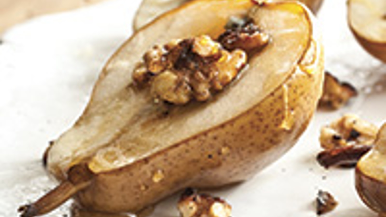 Pears with blue cheese and walnuts