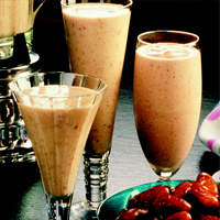 Low-fat date yogurt shake