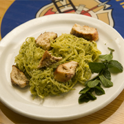 Pesto spaghetti squash