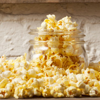 Garlic popcorn with turmeric