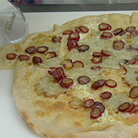 Grape and gorgonzola flatbread